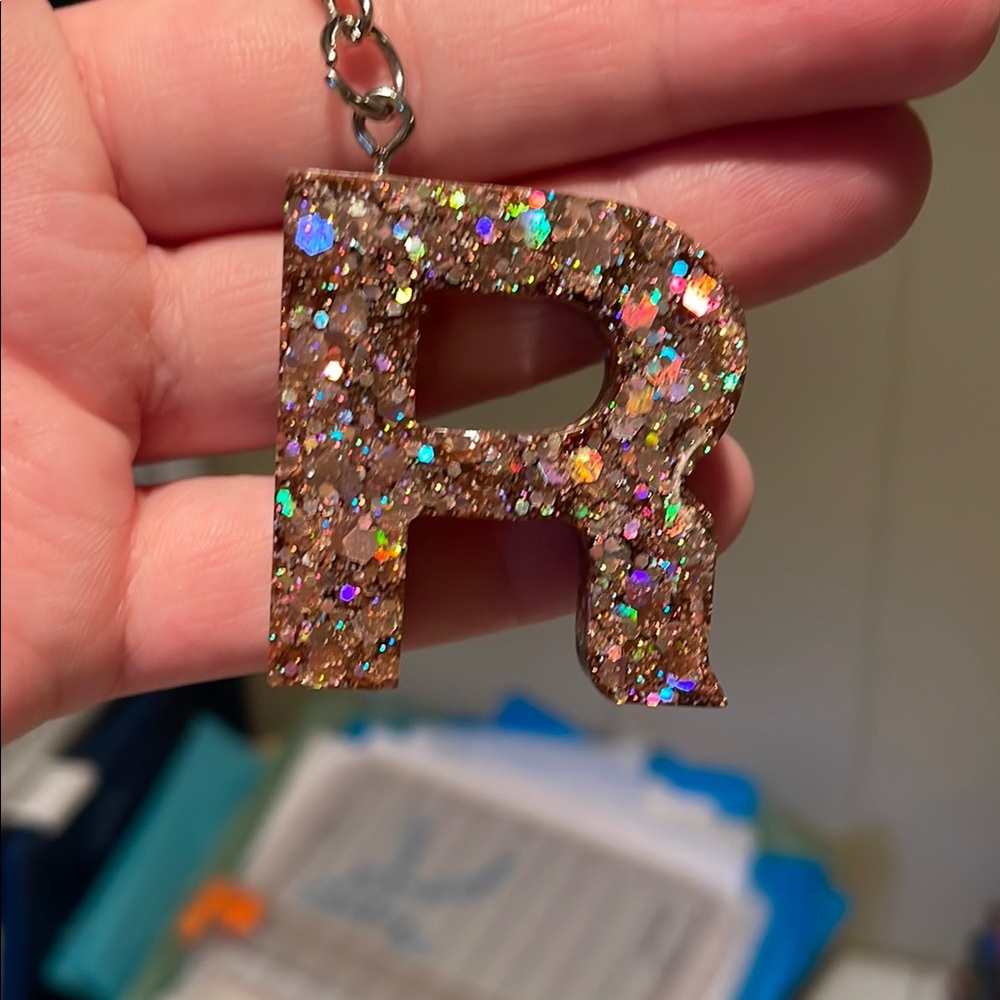 Glittery Gold Keychain Accessory R - Picture 2 of 9